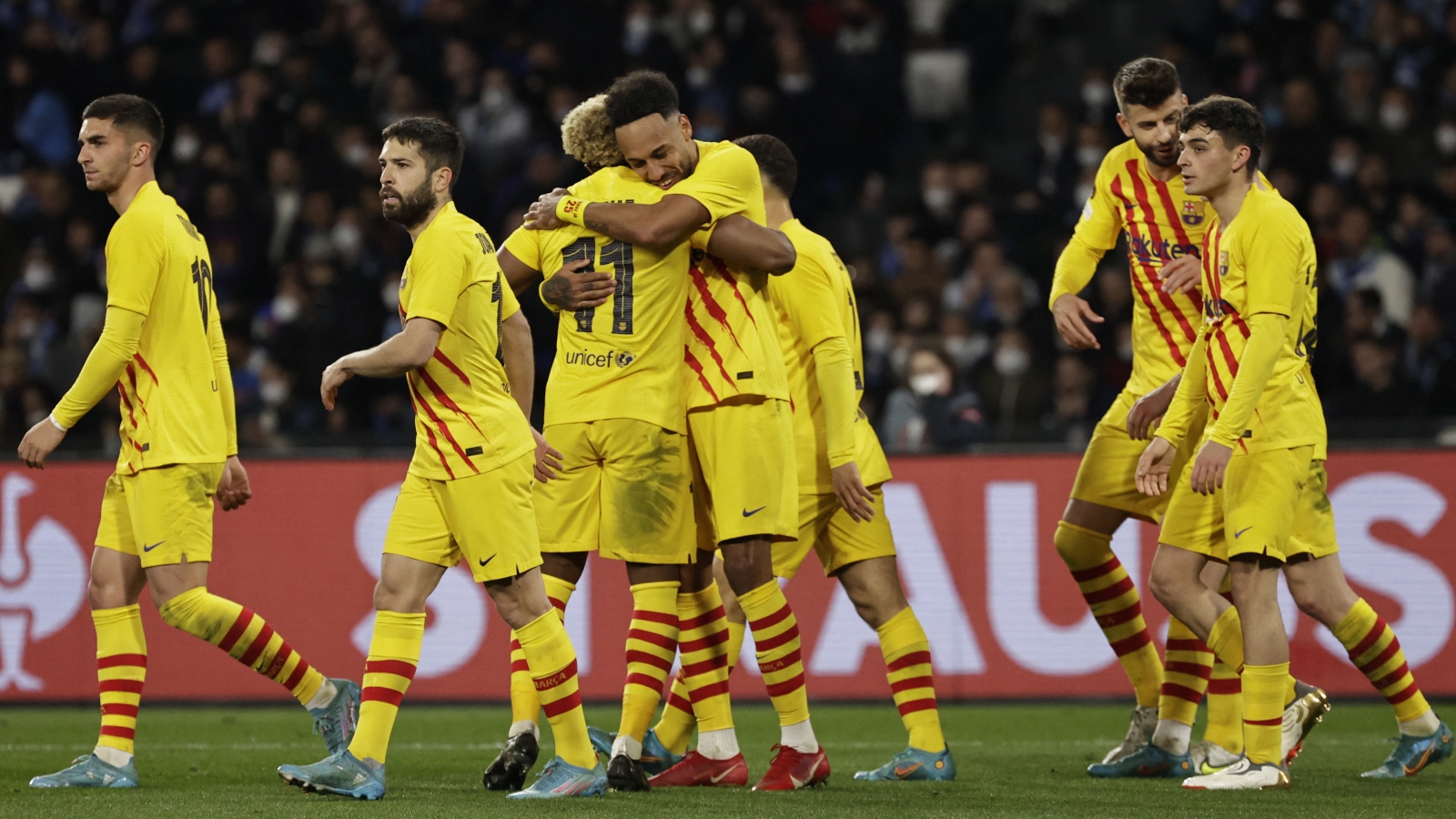 Thắng ấn tượng Napoli, Barca vào vòng 1/8 Europa League 