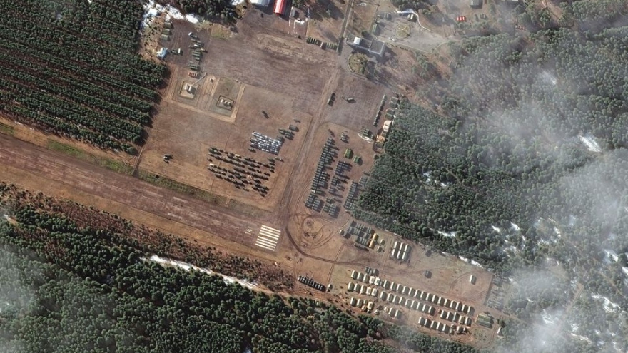 Ảnh vệ tinh tiết lộ đợt triển khai xe quân sự mới ở Belarus, gần biên giới Ukraine