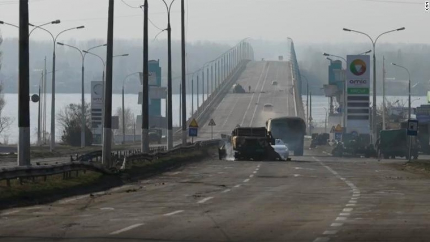 Quân đội Ukraine - Nga giành giật quyết liệt cây cầu chiến lược ở Kherson 