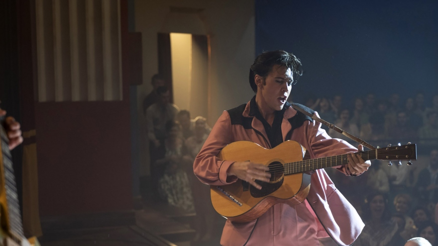 Phim về huyền thoại âm nhạc Elvis Presley tung trailer đầu tiên