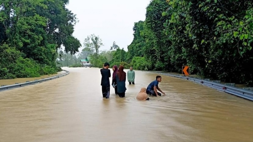 12.000 người phải sơ tán do lũ lụt ở Malaysia