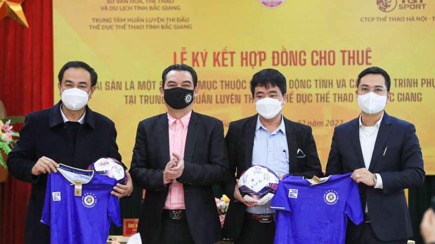 Hà Nội T&T và tỉnh Bắc Giang chung tay làm bóng đá trẻ