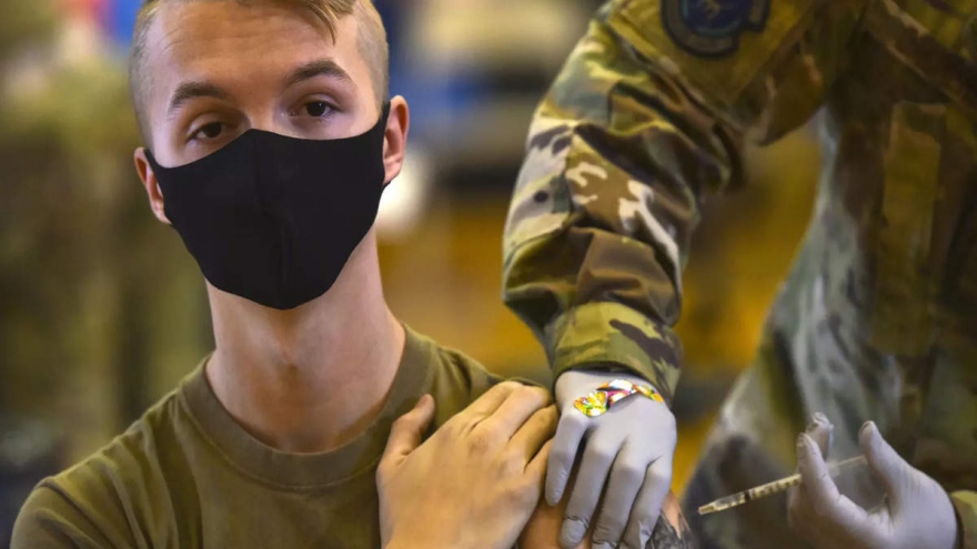   Lục quân Mỹ bắt đầu cho giải ngũ những binh sĩ từ chối tiêm vaccine ngừa Covid-19