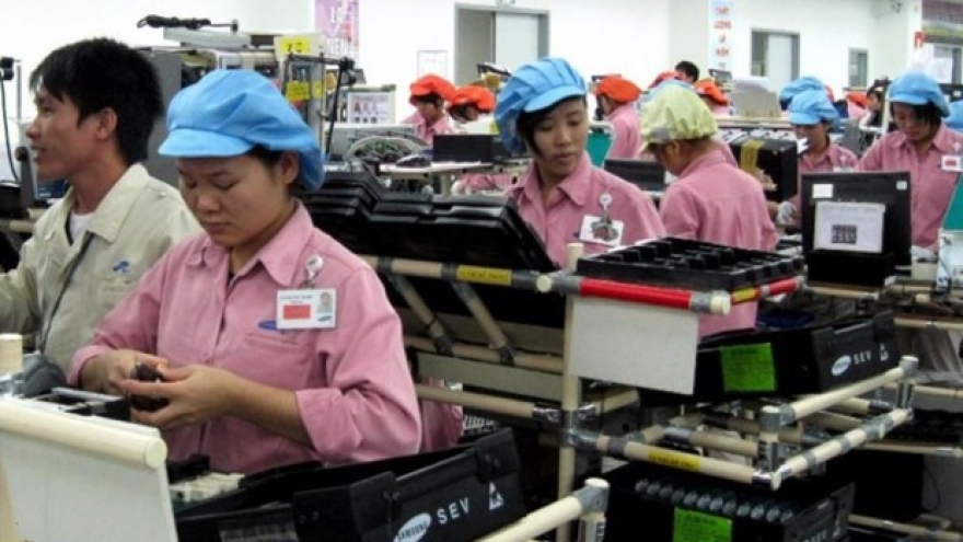 Vietnam pins high hope on export of phones, components
