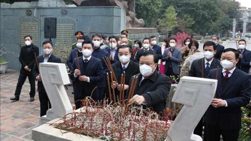 Hanoi Party officials pay tribute to King Quang Trung