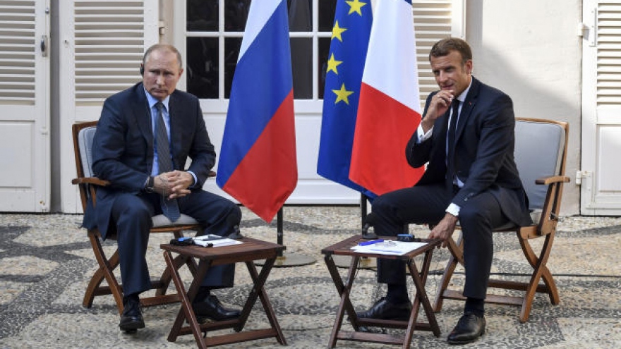Tổng thống Pháp bắt đầu thăm Nga và Ukraine để hạ nhiệt căng thẳng 