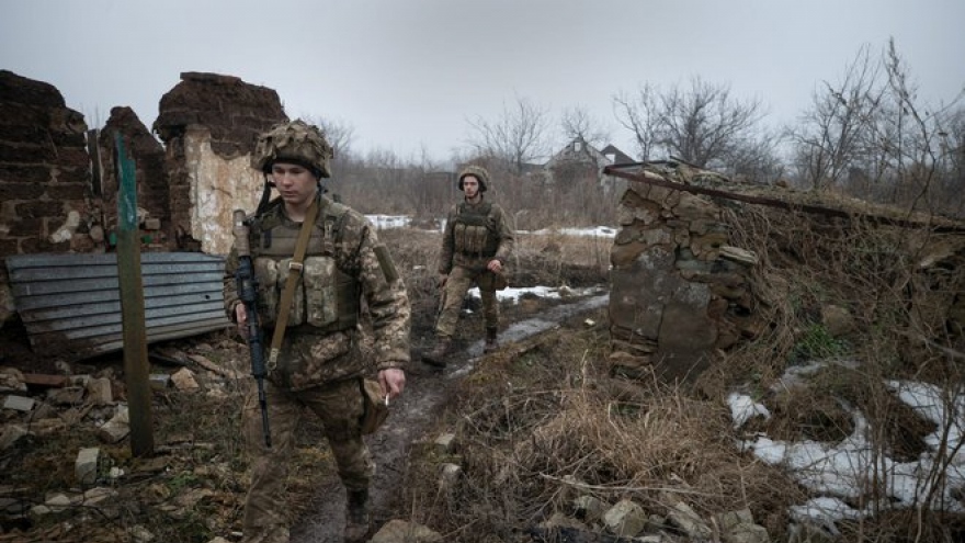 Canada sơ tán đại sứ quán, rút các binh sĩ làm nhiệm vụ huấn luyện tại Ukraine