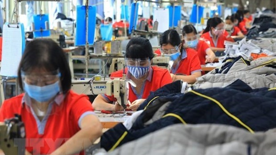 Article assesses Vietnam’s economic prospects, challenges in 2022