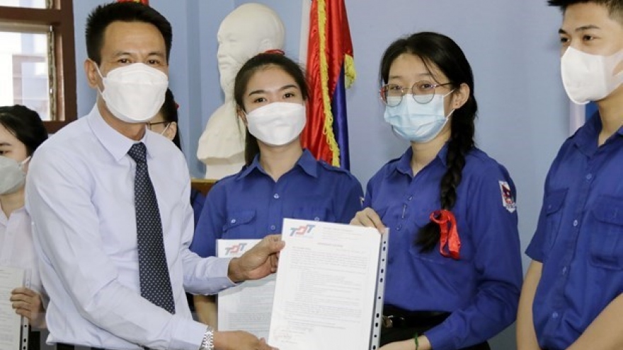 Vietnam, Laos bolster quality, efficiency of education cooperation