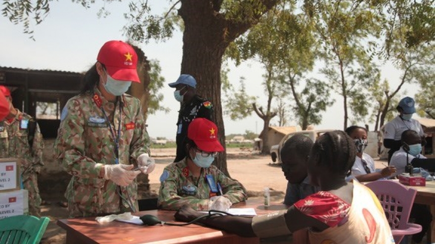 Vietnamese “blue beret” soldiers join charity trip in South Sudan