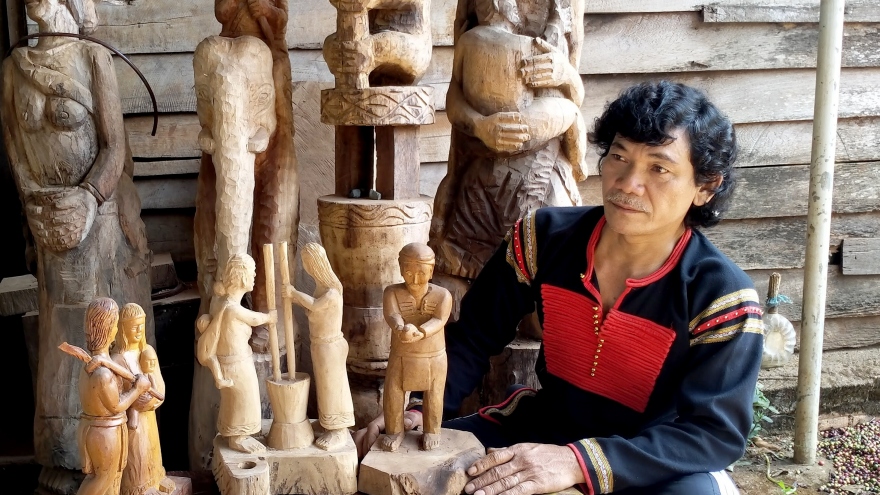 Người giữ hồn tượng gỗ ở Ea Tu, Đắk Lắk