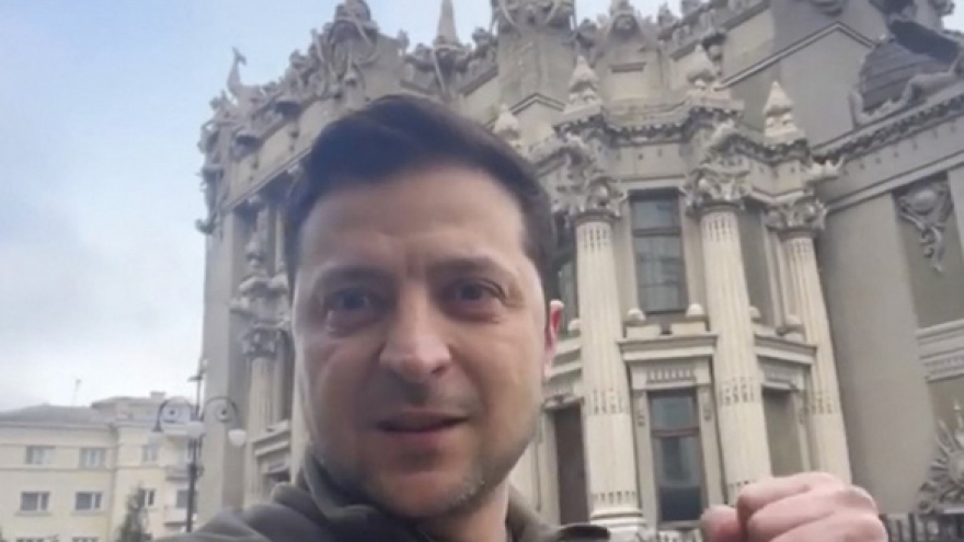 Tổng thống Zelensky kêu gọi người nước ngoài tham gia chiến đấu tại Ukraine