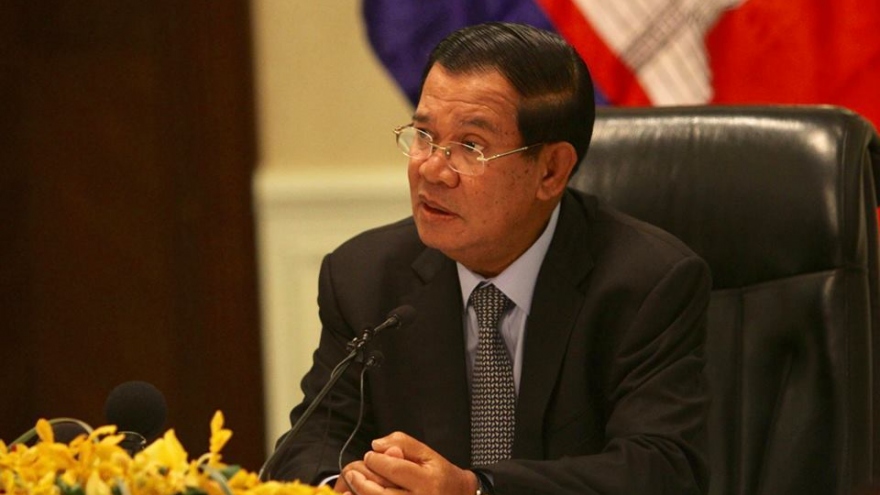 Thủ tướng Campuchia: Các quan chức phải thông thạo Internet di động