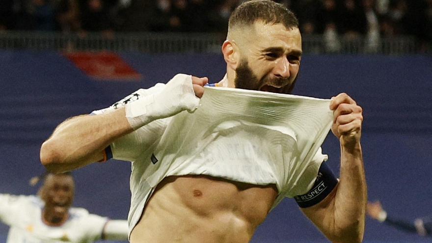 Benzema lập hàng loạt kỷ lục sau cú hat-trick vào lưới PSG