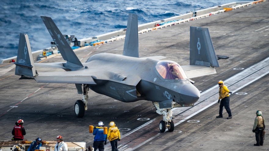 Mỹ đã trục vớt xác tiêm kích F-35C rơi ở Biển Đông