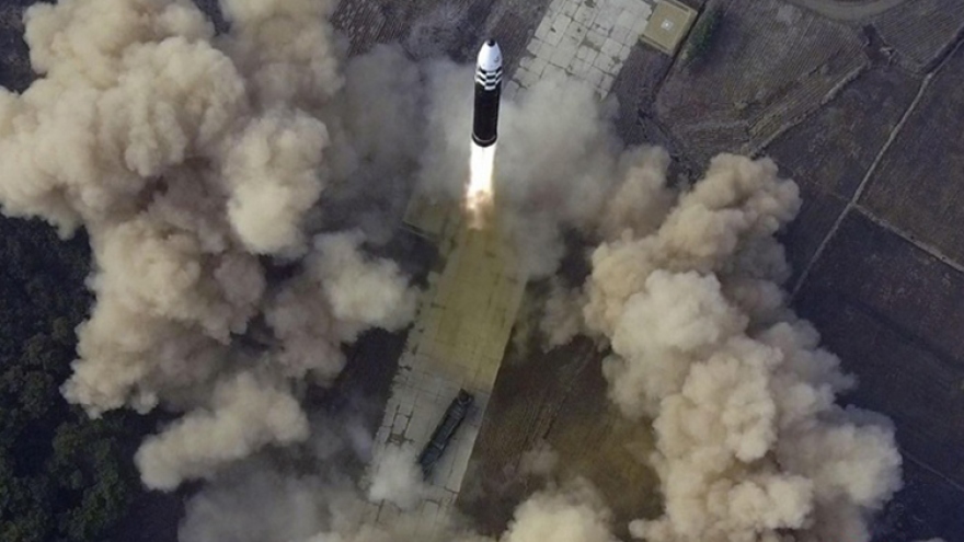 Hé lộ sức mạnh tên lửa đạn đạo liên lục địa Hwasong-17 Triều Tiên vừa phóng thử