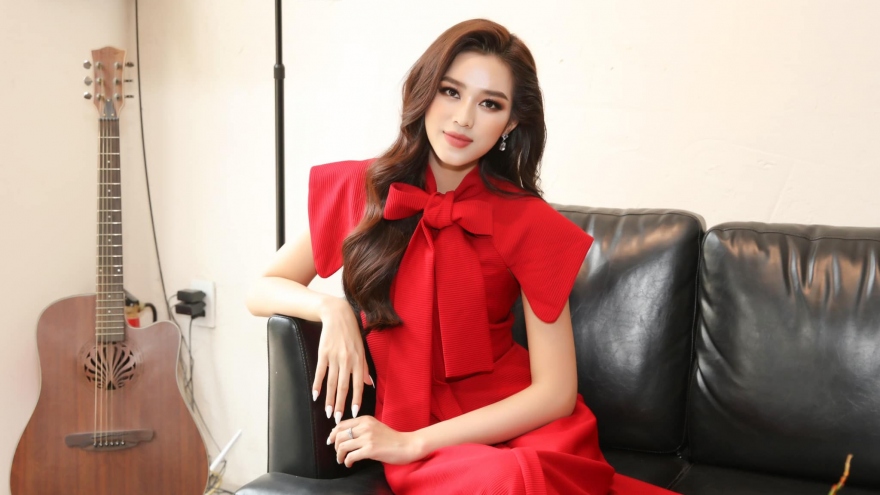 Hoa hậu Đỗ Thị Hà gặp áp lực, bị kiệt sức vì "quá tải" công việc trước thềm Miss World