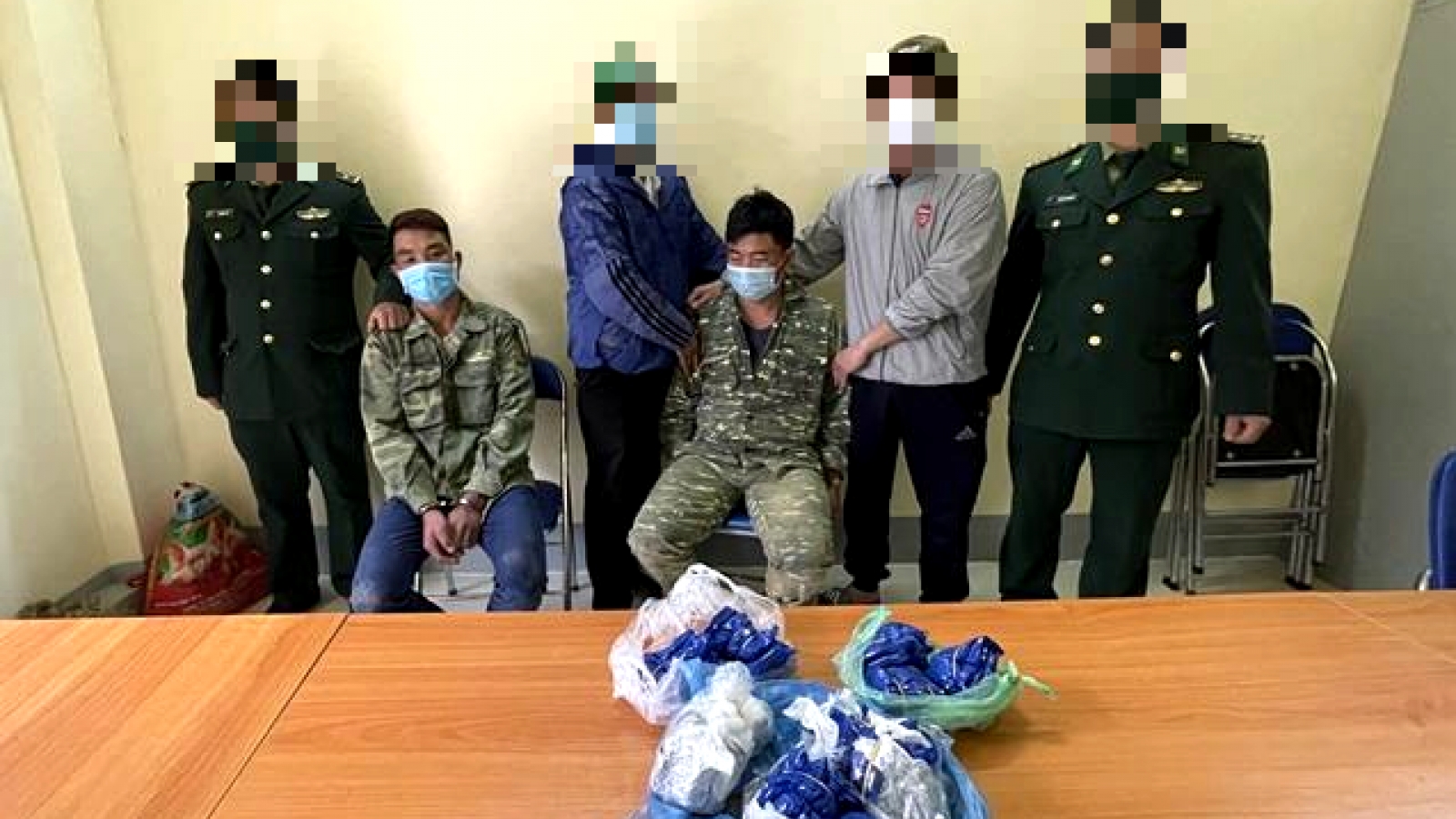 Giả vờ đi khai thác phong lan để mua bán ma túy