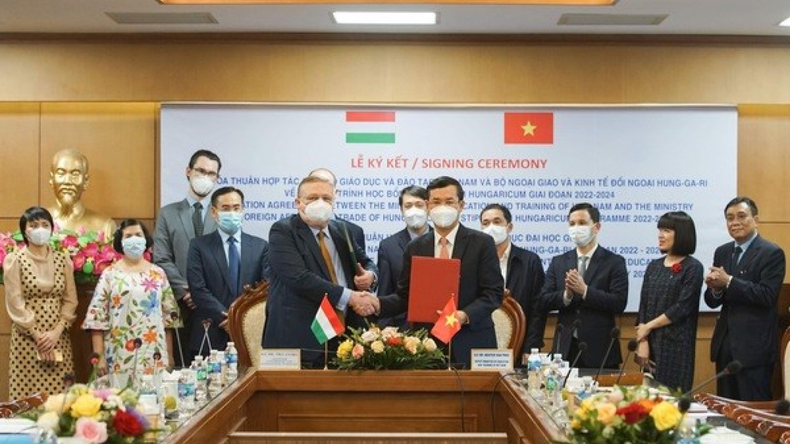 Vietnam, Hungary boost educational cooperation
