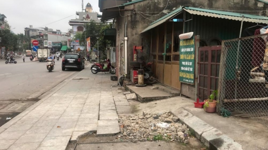Tạt axit sau cãi vã ở Quảng Ninh: Hai ông cháu đi đường gặp 'tai bay vạ gió'