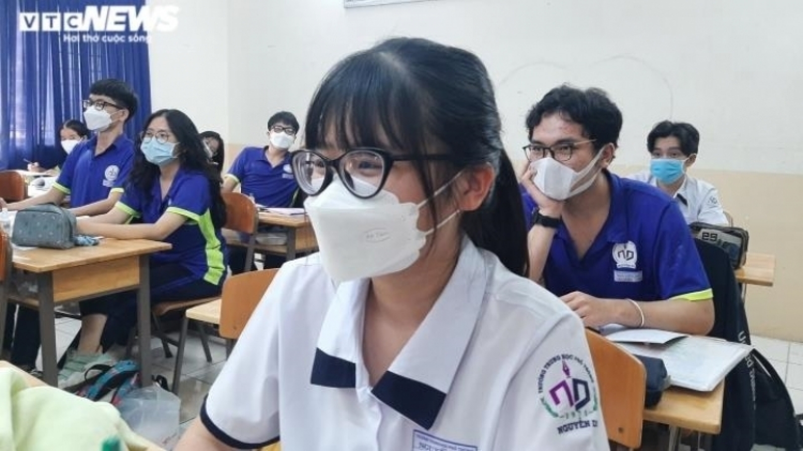 COVID-19 F1 cases allowed to go to work, school in HCM City 