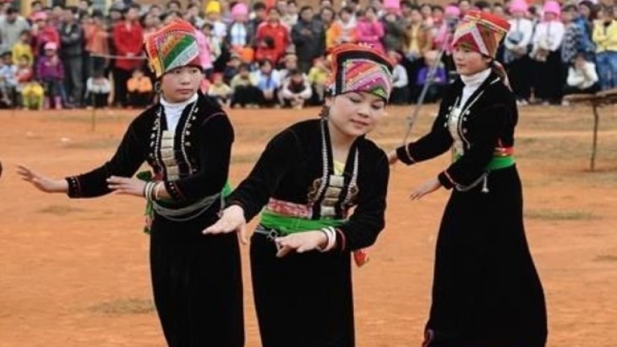 Exploring folk dance of Kho Mu ethnic people in North Vietnam