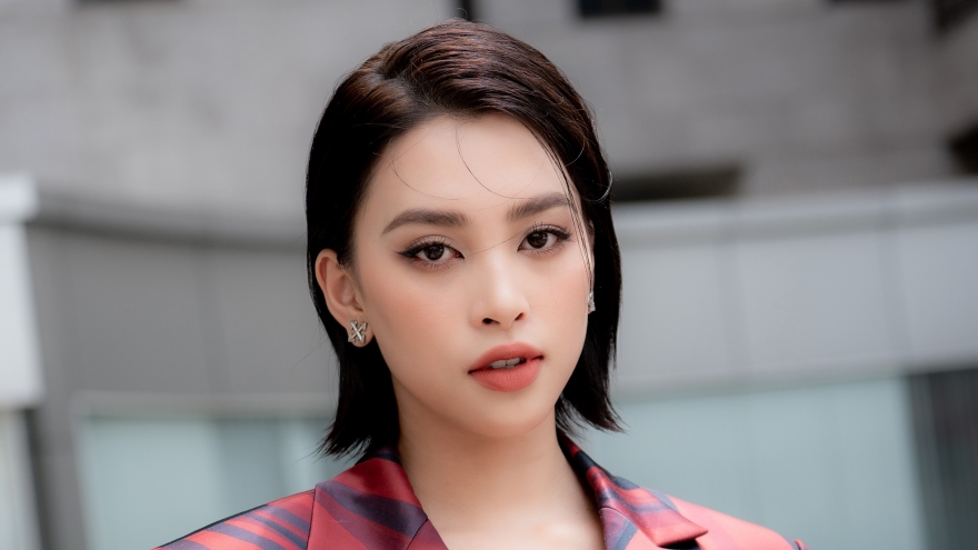 Hoa hậu Tiểu Vy diện "mốt" không nội y trong buổi Sơ khảo Miss World Vietnam 2022
