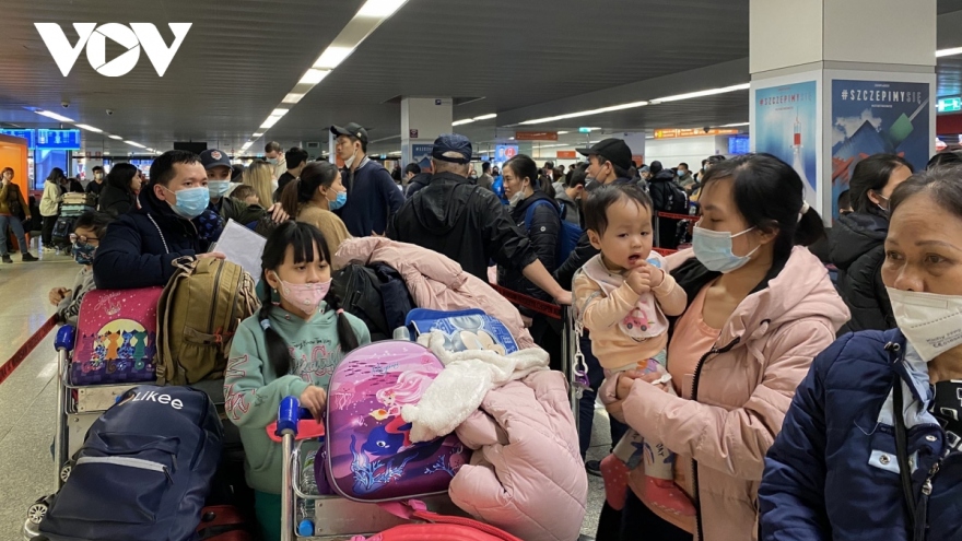 259 more Vietnamese citizens repatriated from Ukraine