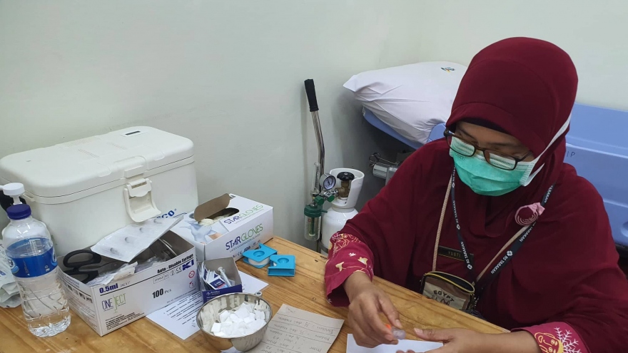 Hàng chục triệu liều vaccine Covid-19 hết hạn, Indonesia tạm ngưng nhận tài trợ