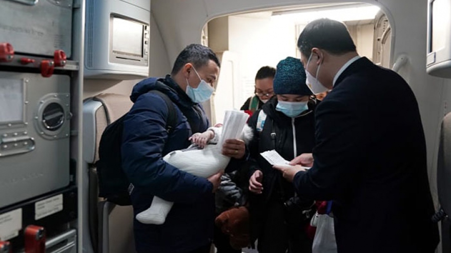 First Vietnamese fleeing Ukraine war zones board repatriation flight home