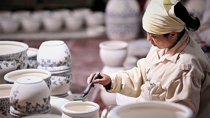 Fine art ceramics exports on the rise