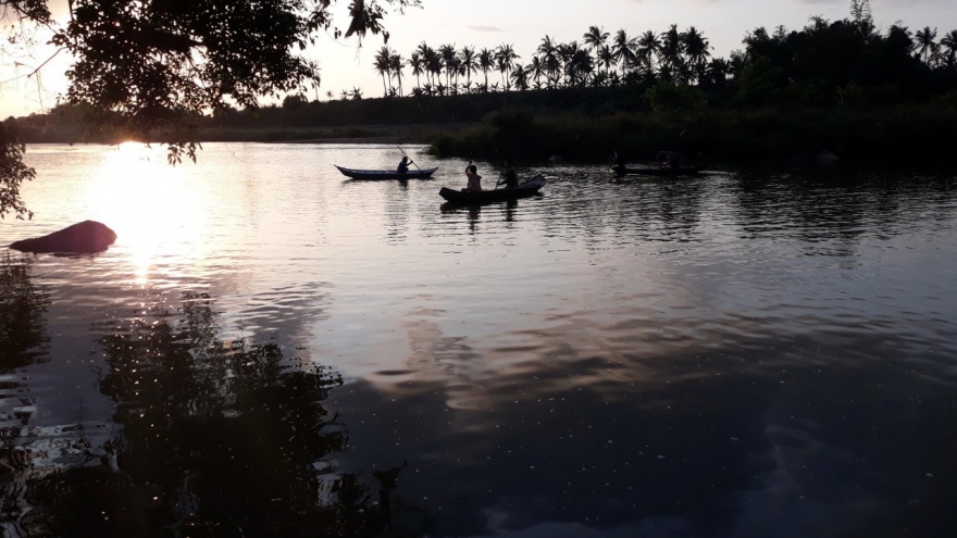 Rủ nhau ra sông tắm, 2 học sinh đuối nước thương tâm