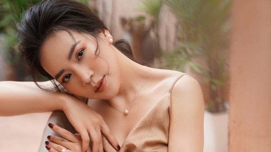 Ca sĩ Phan Thu Lan gói gọn "tâm trạng vụn vỡ" trong album mới "Đừng phá vỡ ân tình"