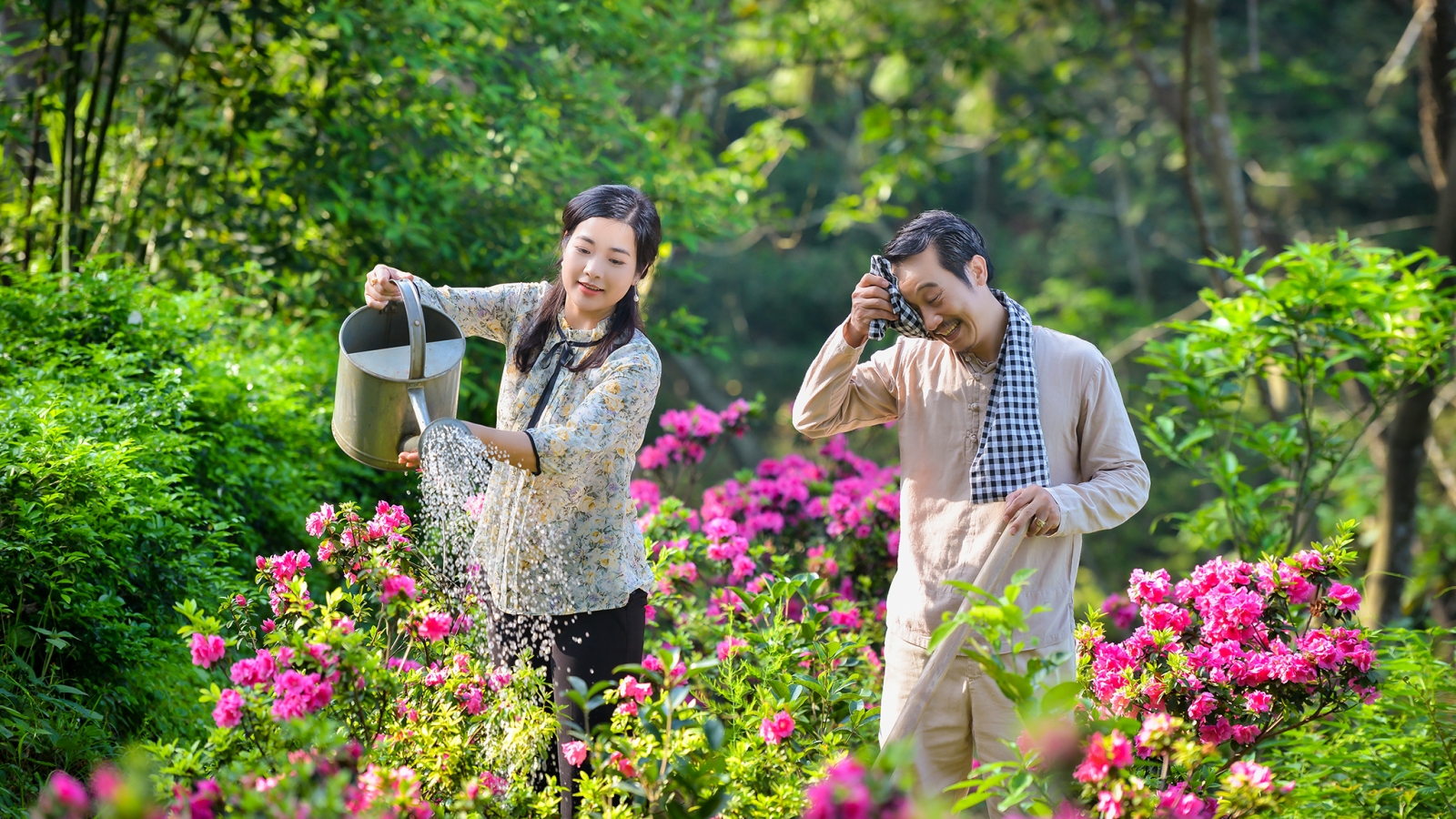 Ảnh tình cảm đẹp như mơ của Đàm Hằng, Thanh Bình "Lối về miền hoa"