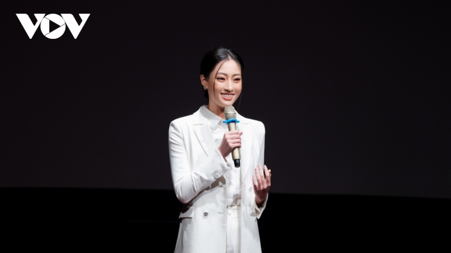 3 nàng Hậu có trình ngoại ngữ "cực đỉnh" được mời làm diễn giả bằng tiếng Anh