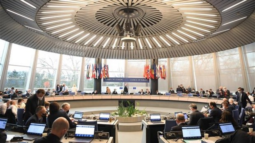 EU đang xem xét sử dụng tài sản của những người Nga bị trừng phạt để hỗ trợ Ukraine