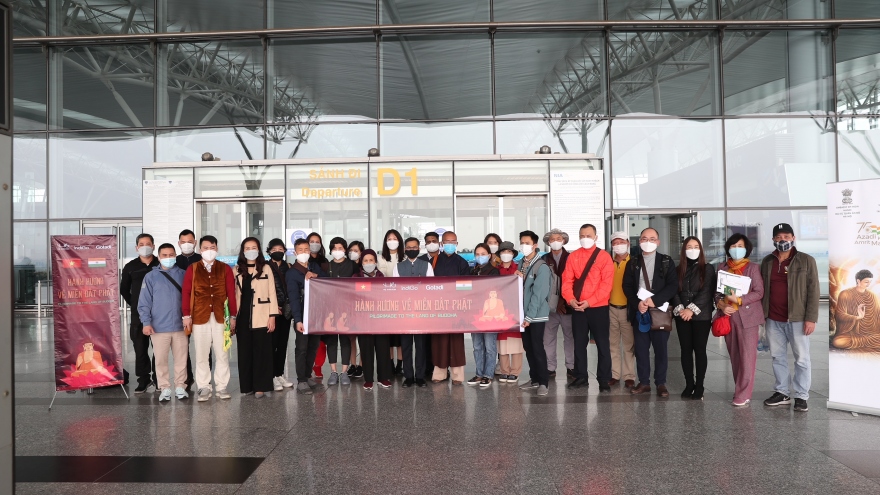 Đoàn du khách Việt đến Gaya (Ấn Độ) bằng chuyến bay thẳng khép kín 
