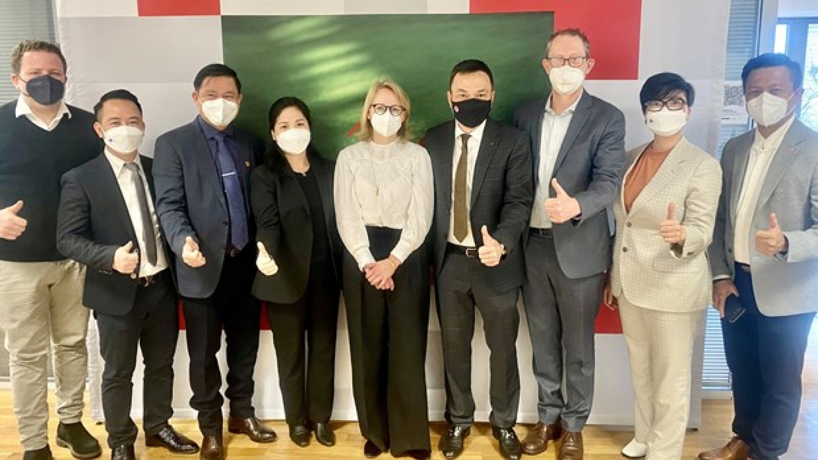 VFF, VPF ink MoU with Deutsche Fußball Liga on developing football in Vietnam