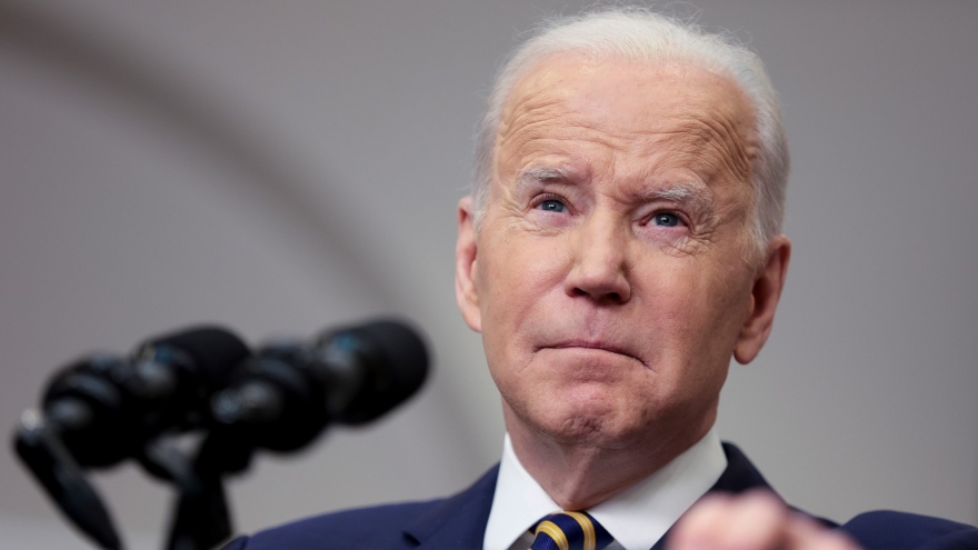 Tổng thống Biden nói "không thể làm gì nhiều" trước cảnh giá xăng tăng vọt