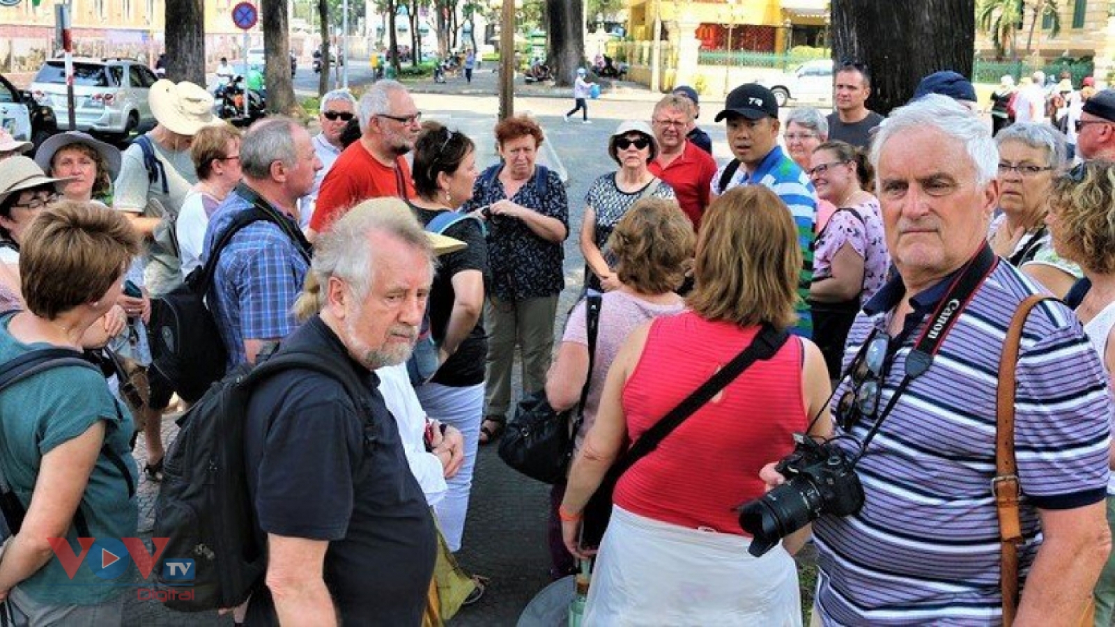 Vietnam exempts entry visas for citizens from 13 countries
