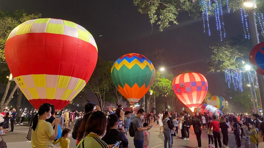 “Du lịch Hà Nội chào 2022” với điểm nhấn Lễ hội khinh khí cầu