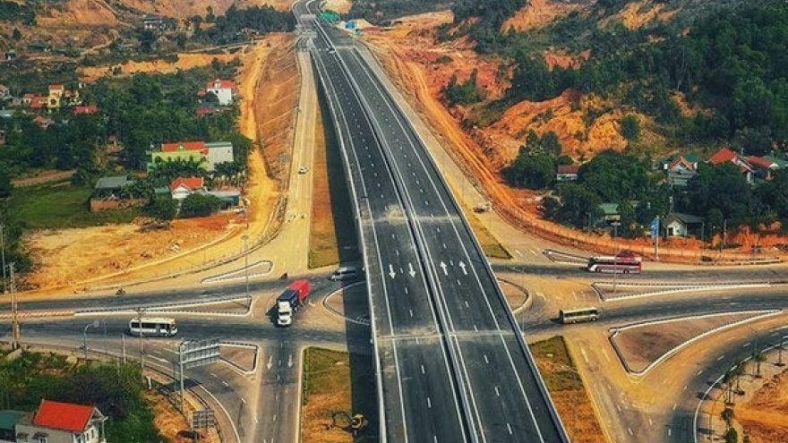 Đường cao tốc Bắc - Nam: Thay thế ngay nhà thầu xây dựng chậm tiến độ 