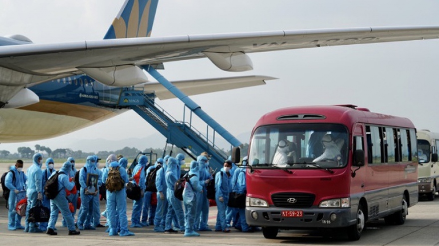 Sân bay Nội Bài lên 2 phương án đón người Việt ở "điểm nóng" Ukraine về nước