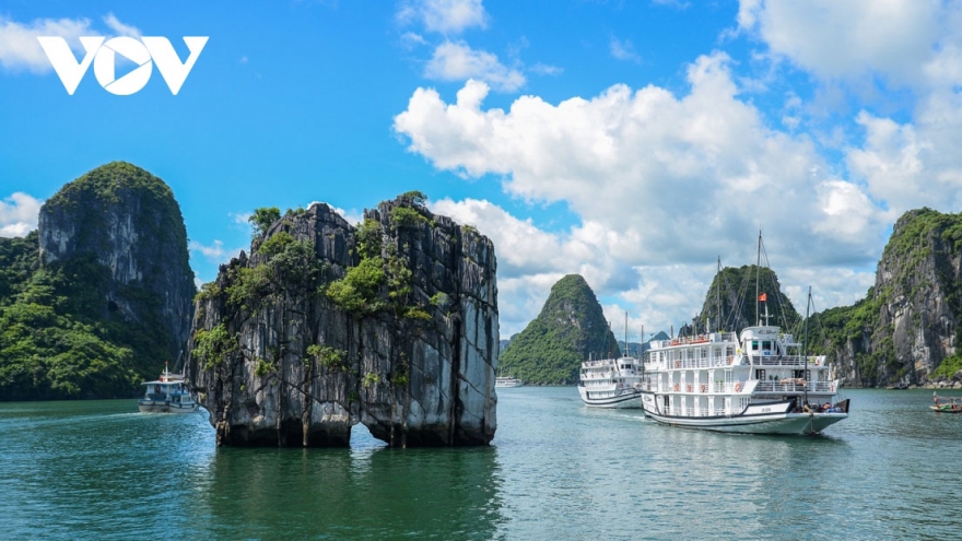 Ha Long Bay among top 10 must-visit Asian destinations 