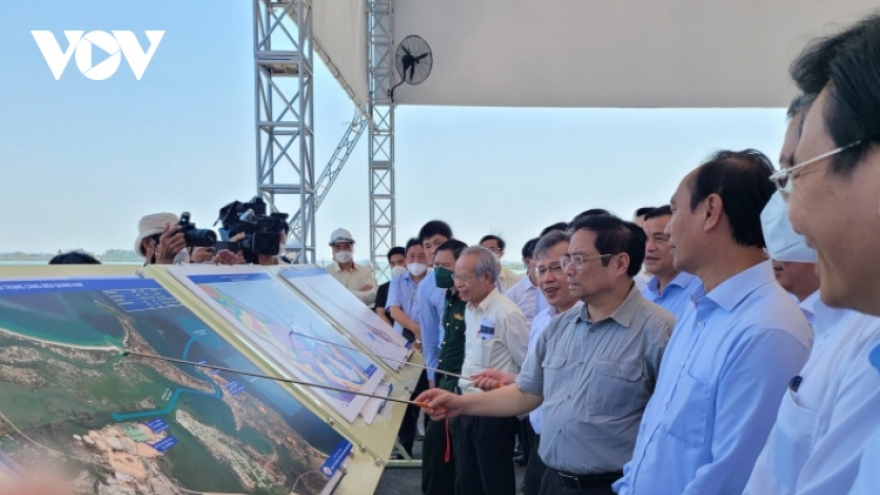 Government chief inspects key projects in Quang Nam 