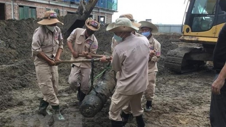 Quang Binh deactivates 230kg wartime bomb discovered near big market