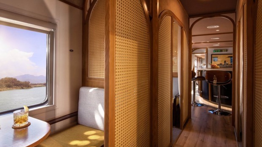 Luxurious tourist railway carriage to reopen from April 1