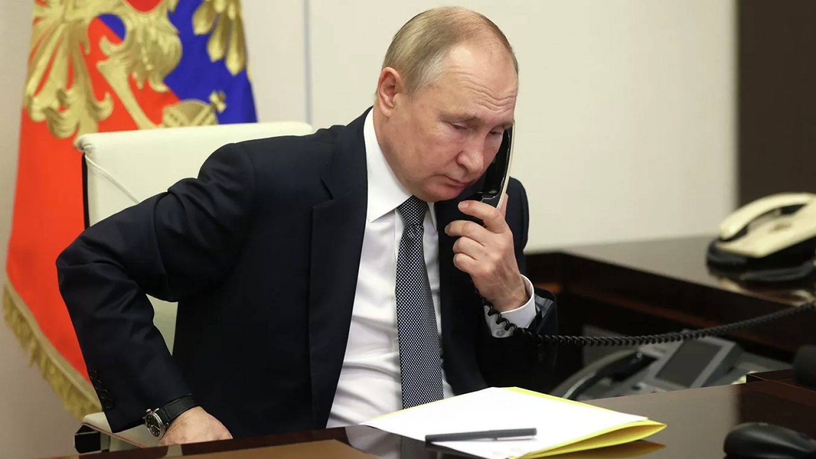 Tổng thống Nga và Thủ tướng Đức thảo luận tình hình ở Ukraine