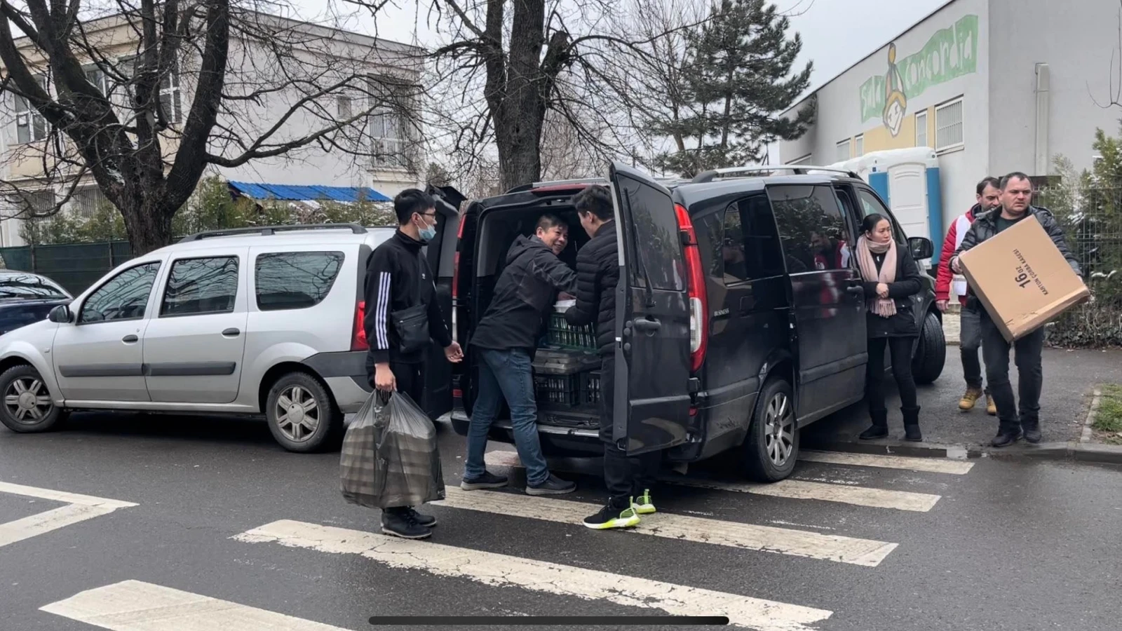 Sơ tán người Việt khỏi Ukraine: Ấm áp tình đồng bào tại Romania