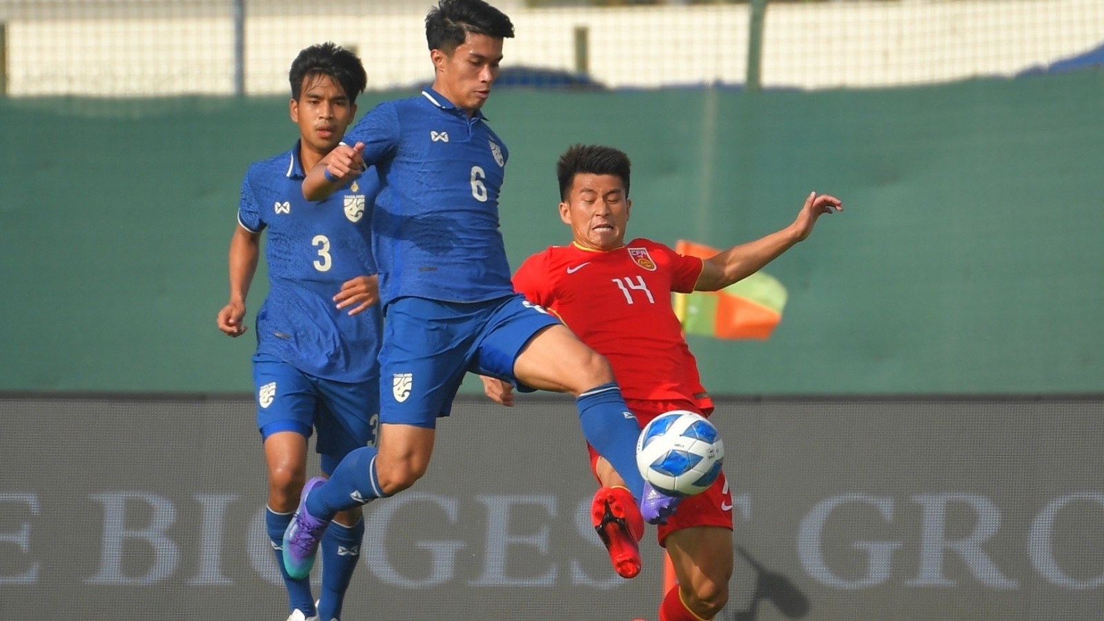 Dubai Cup 2022: U23 Thái Lan thua U23 Trung Quốc sau màn rượt đuổi tỷ số